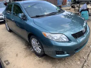 Toyota Corolla 2010 Green