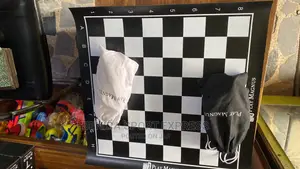 Play Magnus Chess Set Board