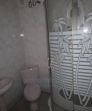 1bdrm Room & Parlour in Chevron for rent