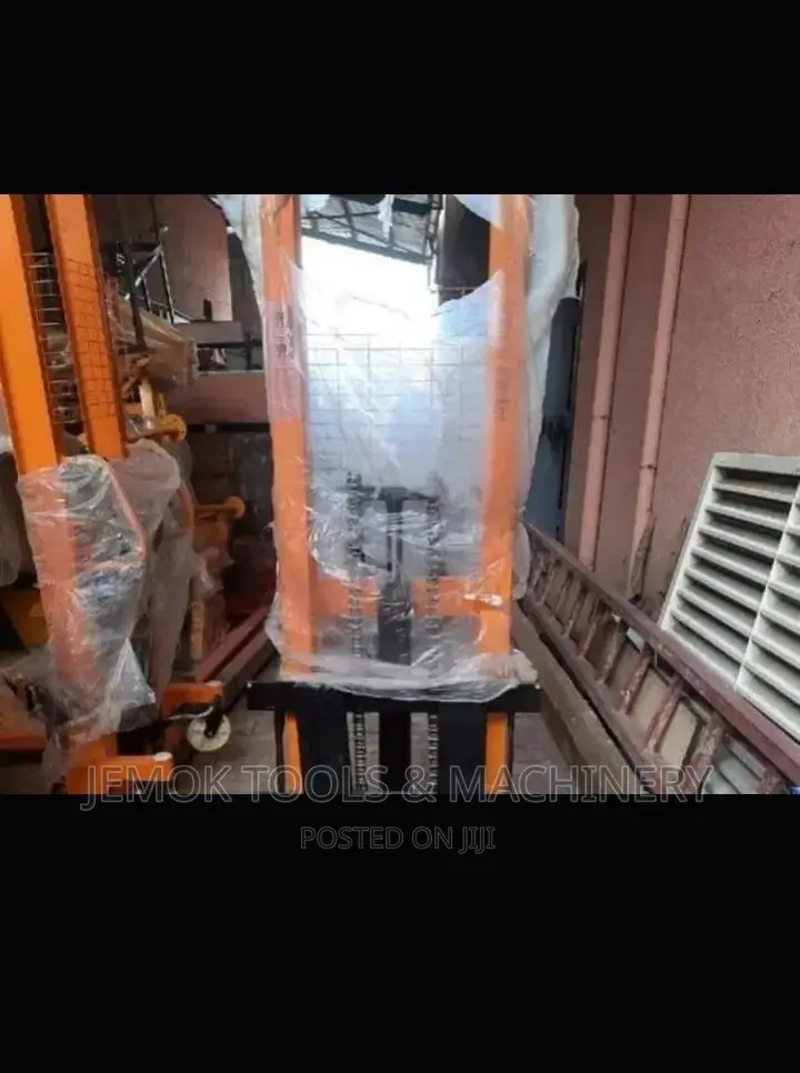 2ton Manual Forklift Stacker