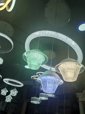 Top Class Chandelier Dropping Light