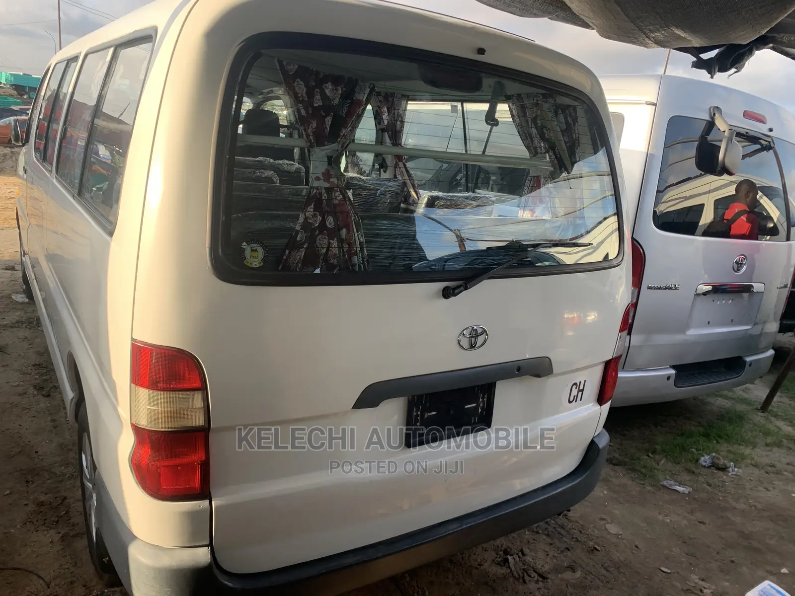 Toyota HiAce 2003 White