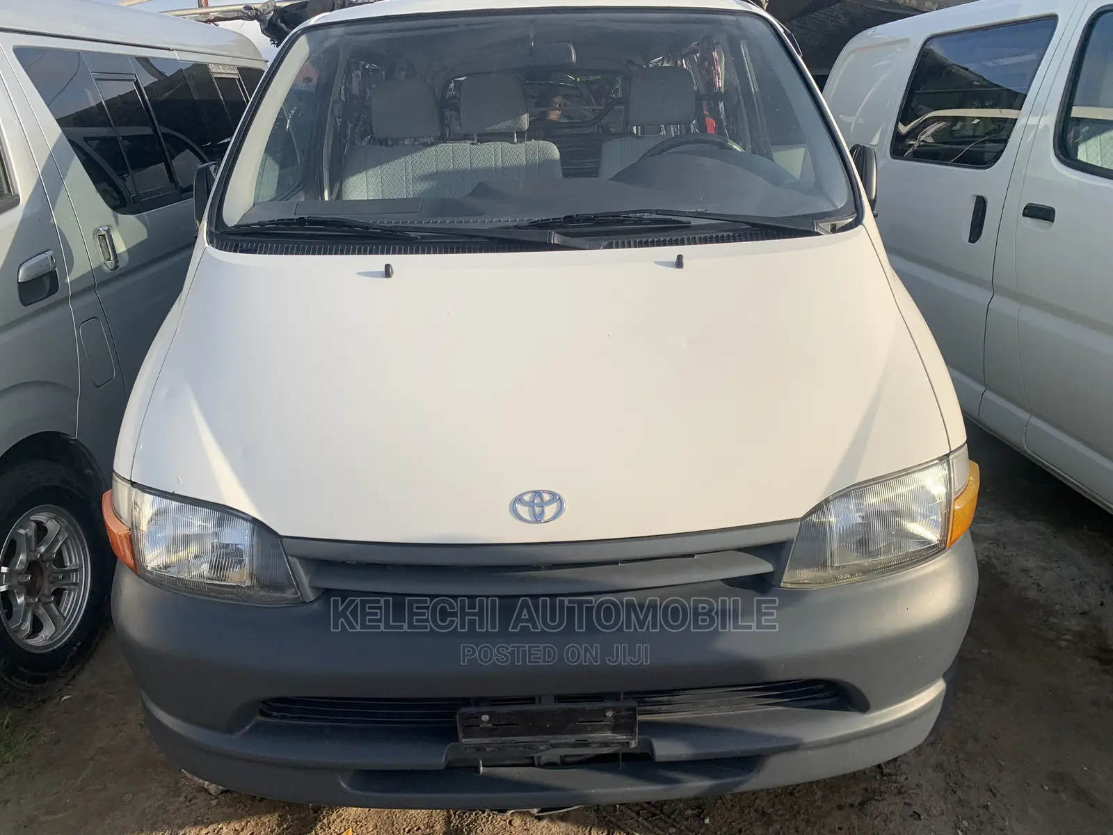 Toyota HiAce 2003 White