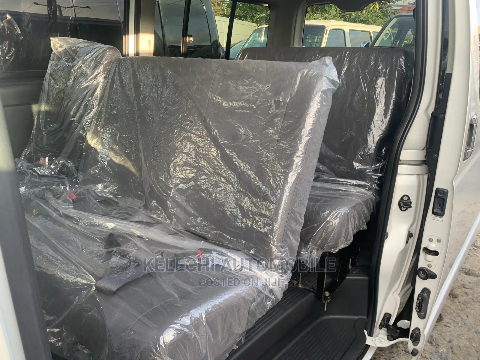 Toyota HiAce 2011 White