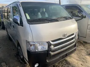 Toyota HiAce 2011 White