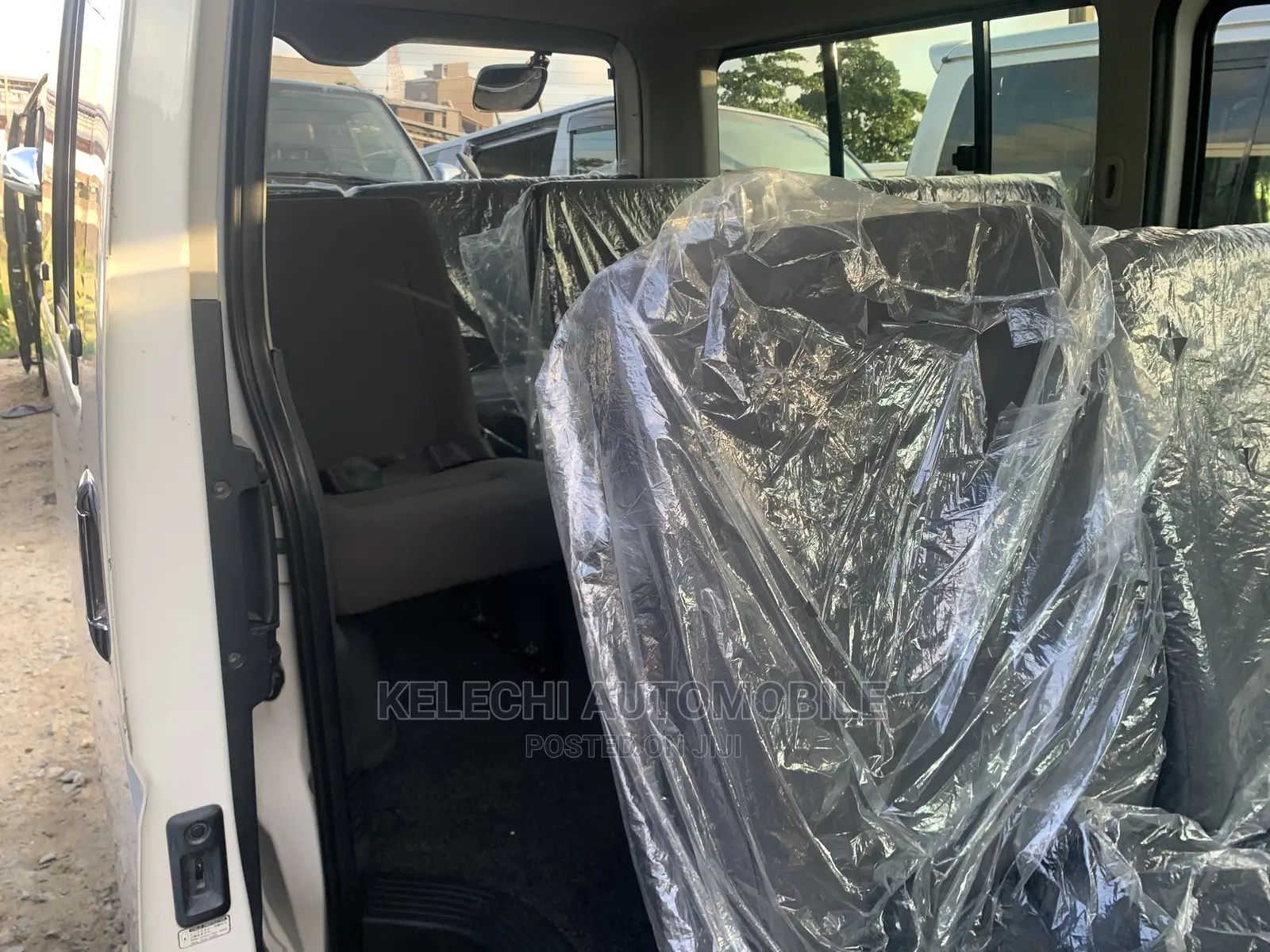 Toyota HiAce 2011 White
