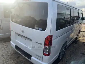 Toyota HiAce 2011 White