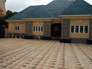 Interlocking and Compound Flooring