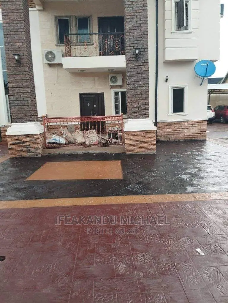 Interlocking and Compound Flooring