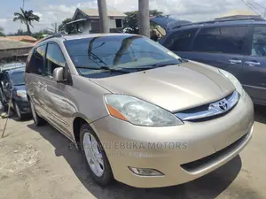 Toyota Sienna XLE Limited AWD 2006 Gold