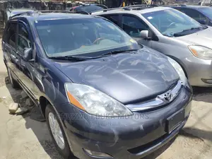 Toyota Sienna XLE Limited AWD 2006 Gray