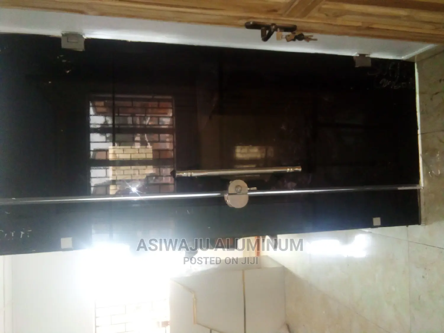 Office Partition With Frameless Glass