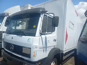 Mercedes Benz 814 2008 White