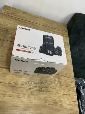 Canon EOS 700d