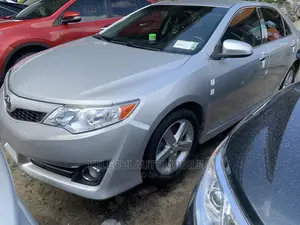 Toyota Camry SE 4dr Sedan (2.5L 4cyl 6A) 2013 Silver