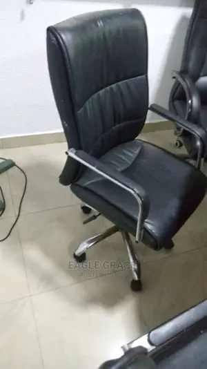 Executive Swivel Office Chair