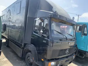 Mercedes Benz Cover Body Truck