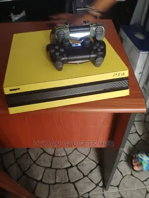 Grade A+London Used Ps4 Pro With Original Accessories