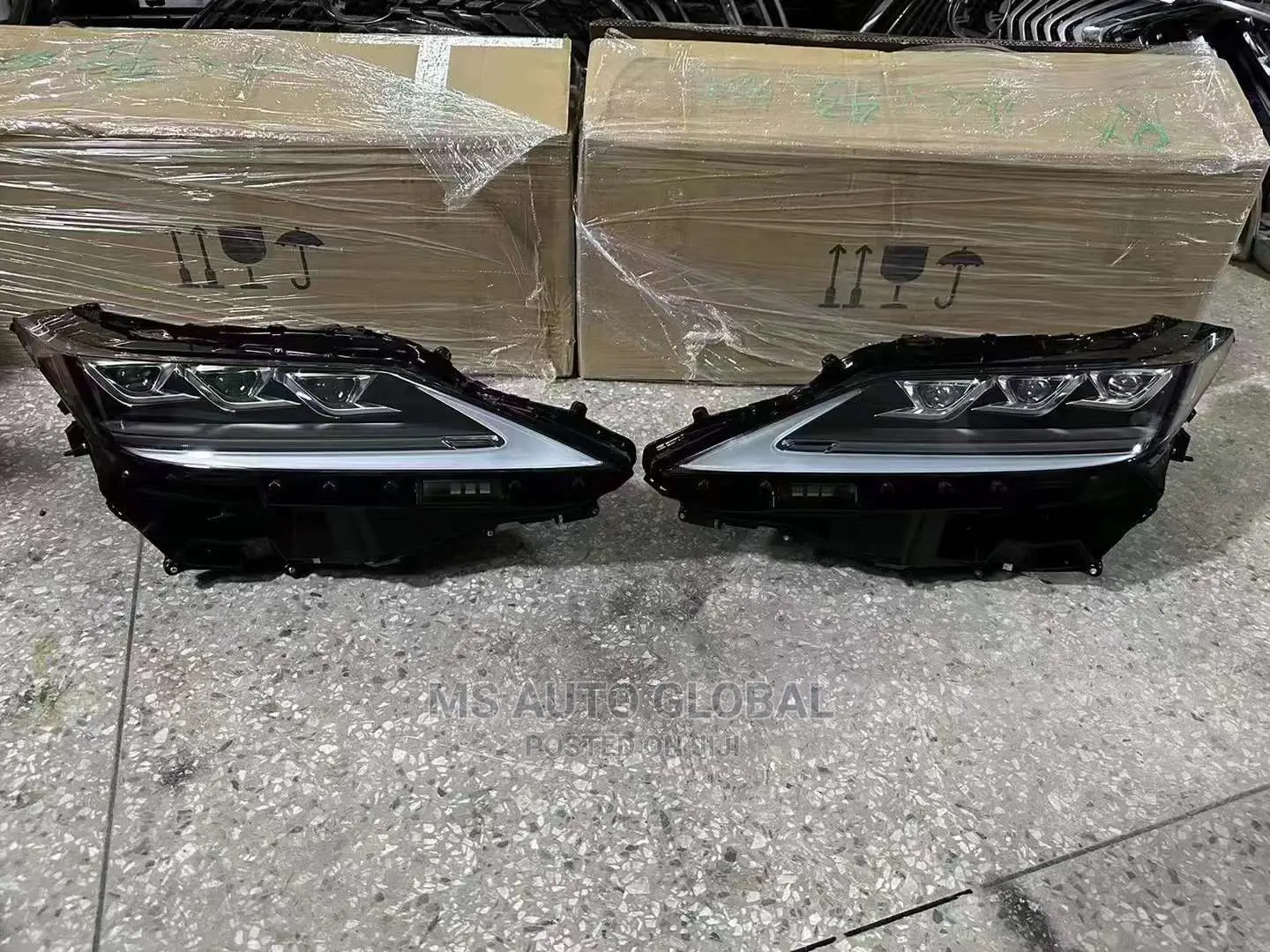 Lexus RX350 2020 Headlights