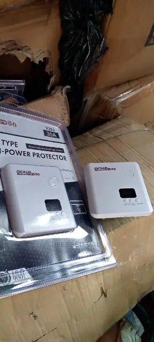 ORIGINAL Wall Type 30 Amps DIGITAL VOLTAGE Protector