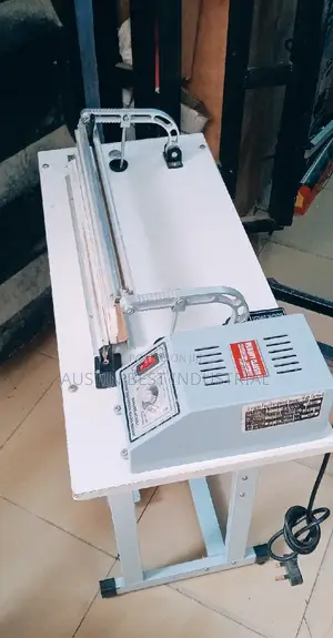 Pedal Nylon Sealing and Cutting Machine