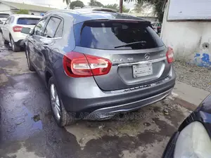 Mercedes-Benz GLA 250 2017 Gray