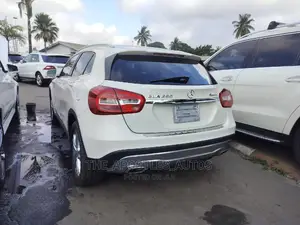 Mercedes-Benz GLA 250 2017 White