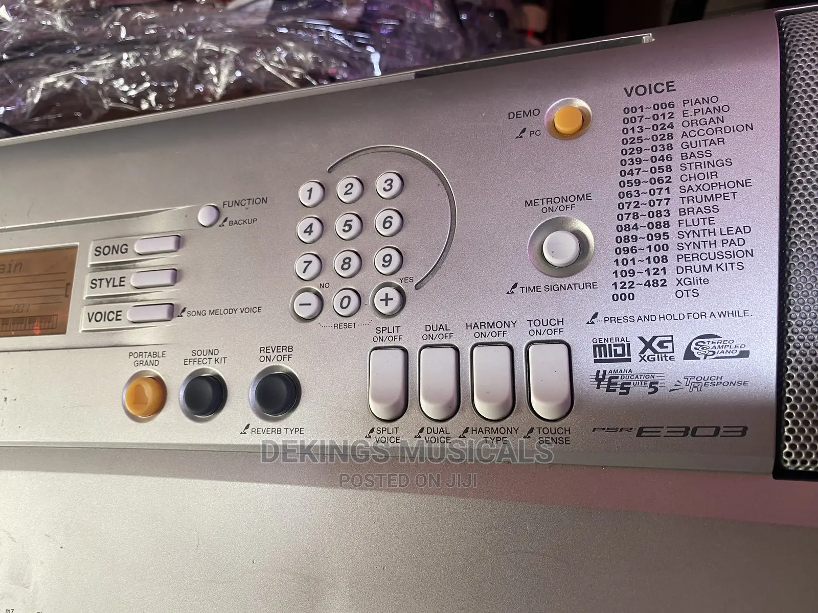 Yamaha PSR E303 Keyboard