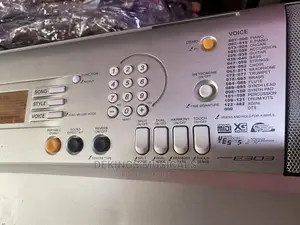 Yamaha PSR E303 Keyboard