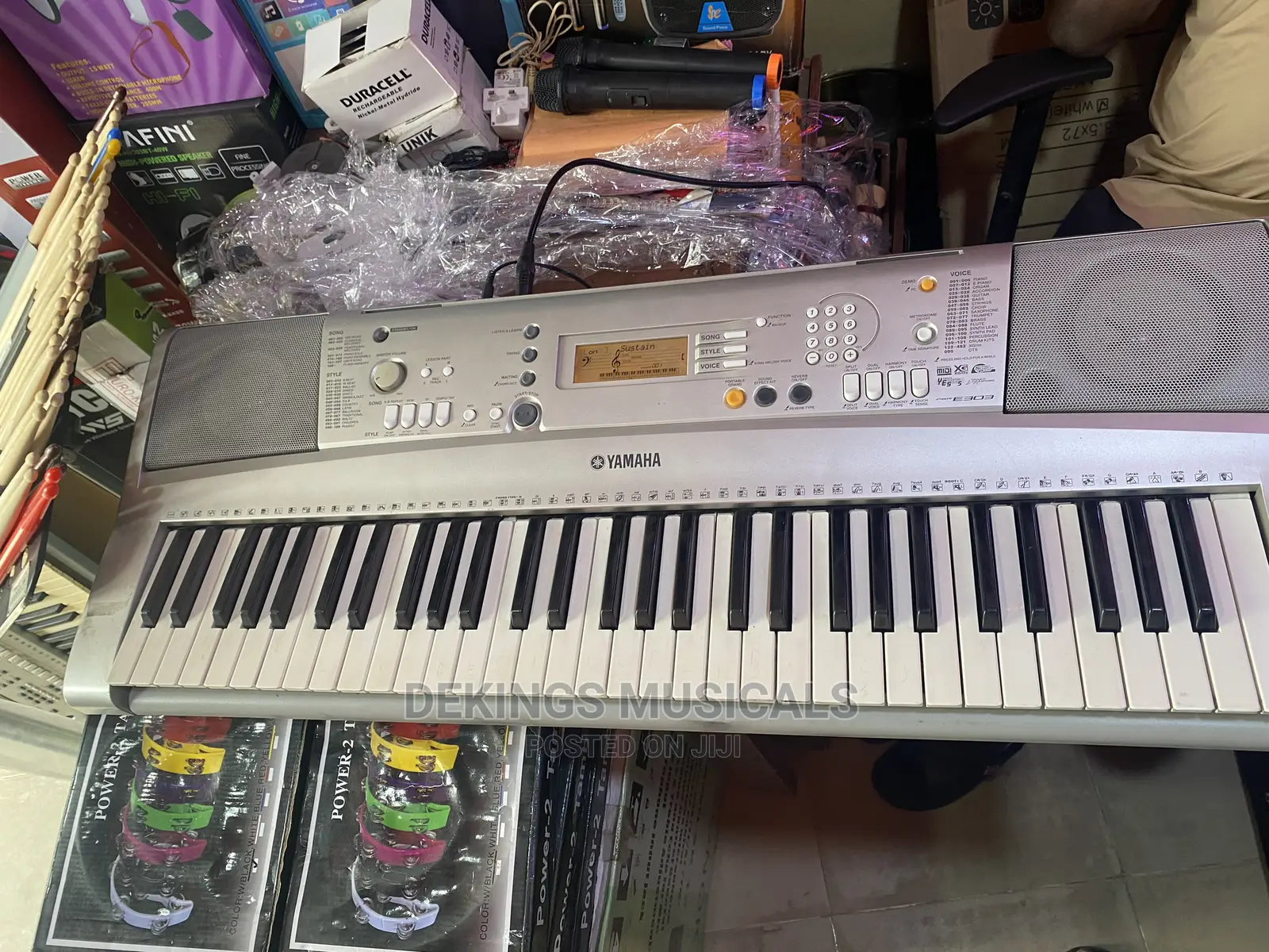 Yamaha PSR E303 Keyboard