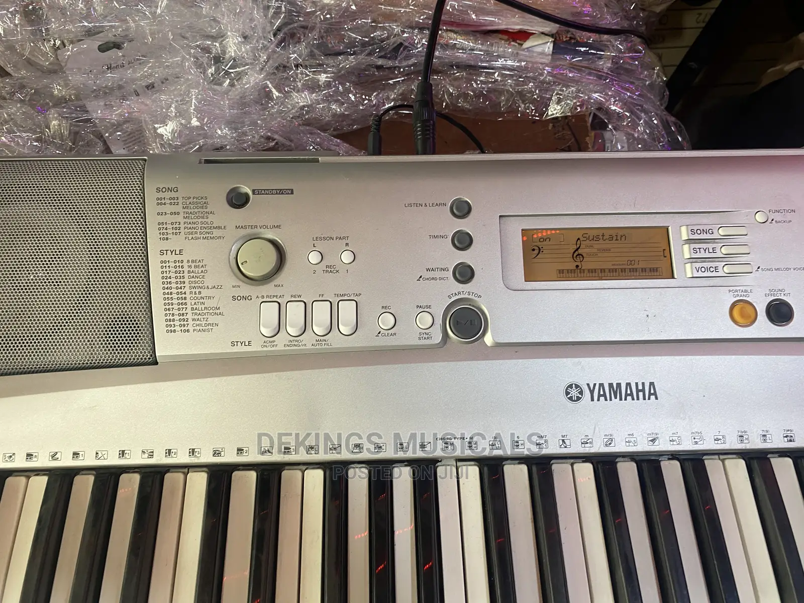 Yamaha PSR E303 Keyboard