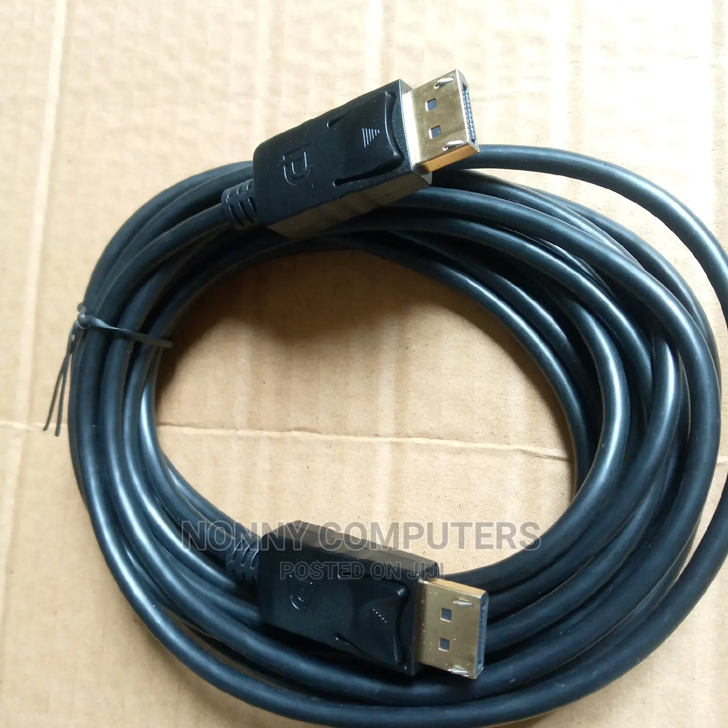 Displayed Port to Display Port