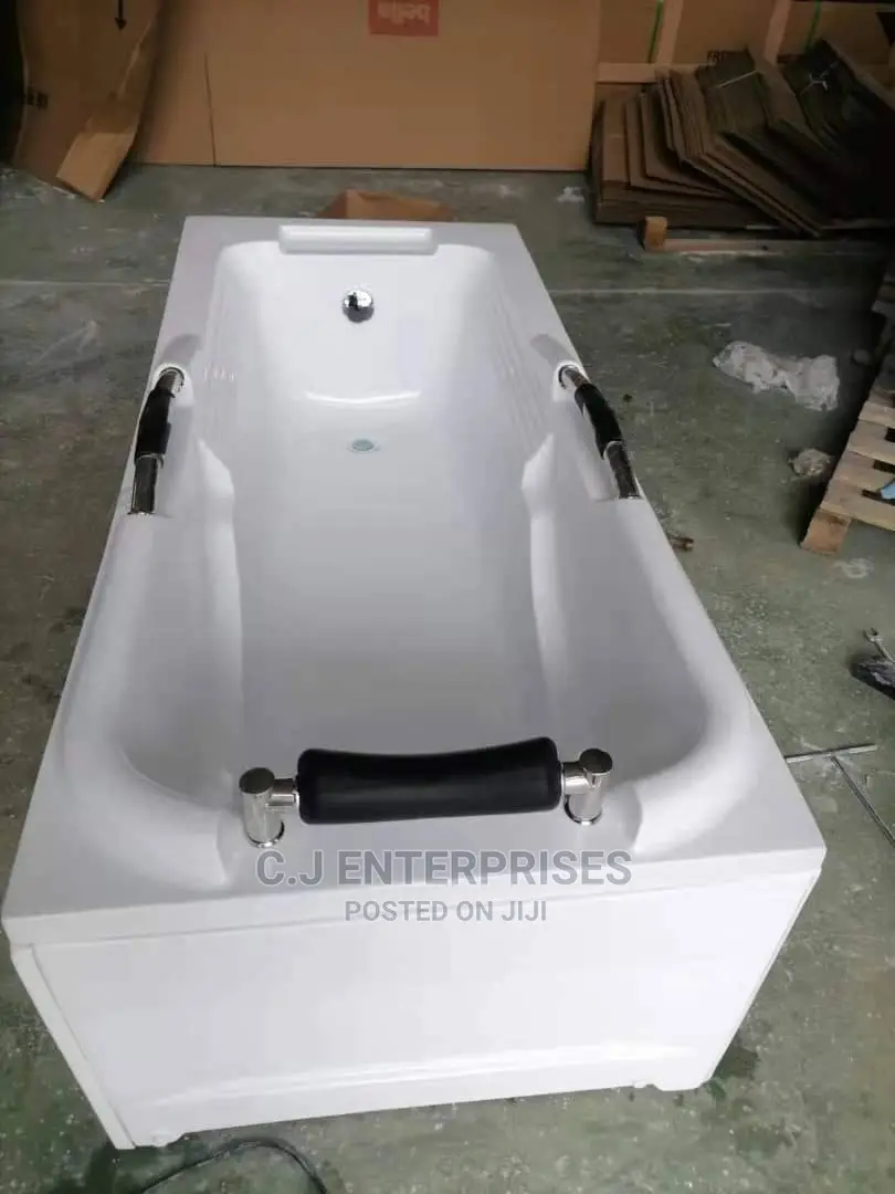 Executive Twyford Panel Bath