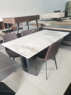 6 Seaters Splendid Dining Table