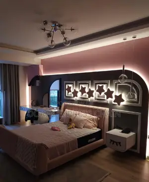 Super King Size Bedframe With Bedside and Mirror