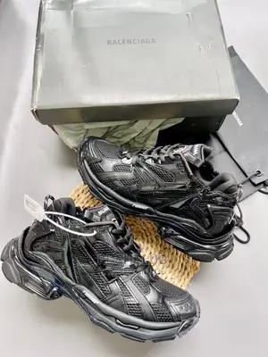 High Quality Balenciaga Runner Sneakers
