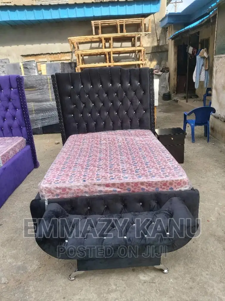 Upshotery Bedframe