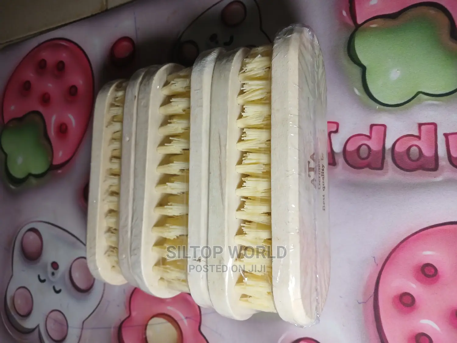 6 in 1 Scrubbing Brush