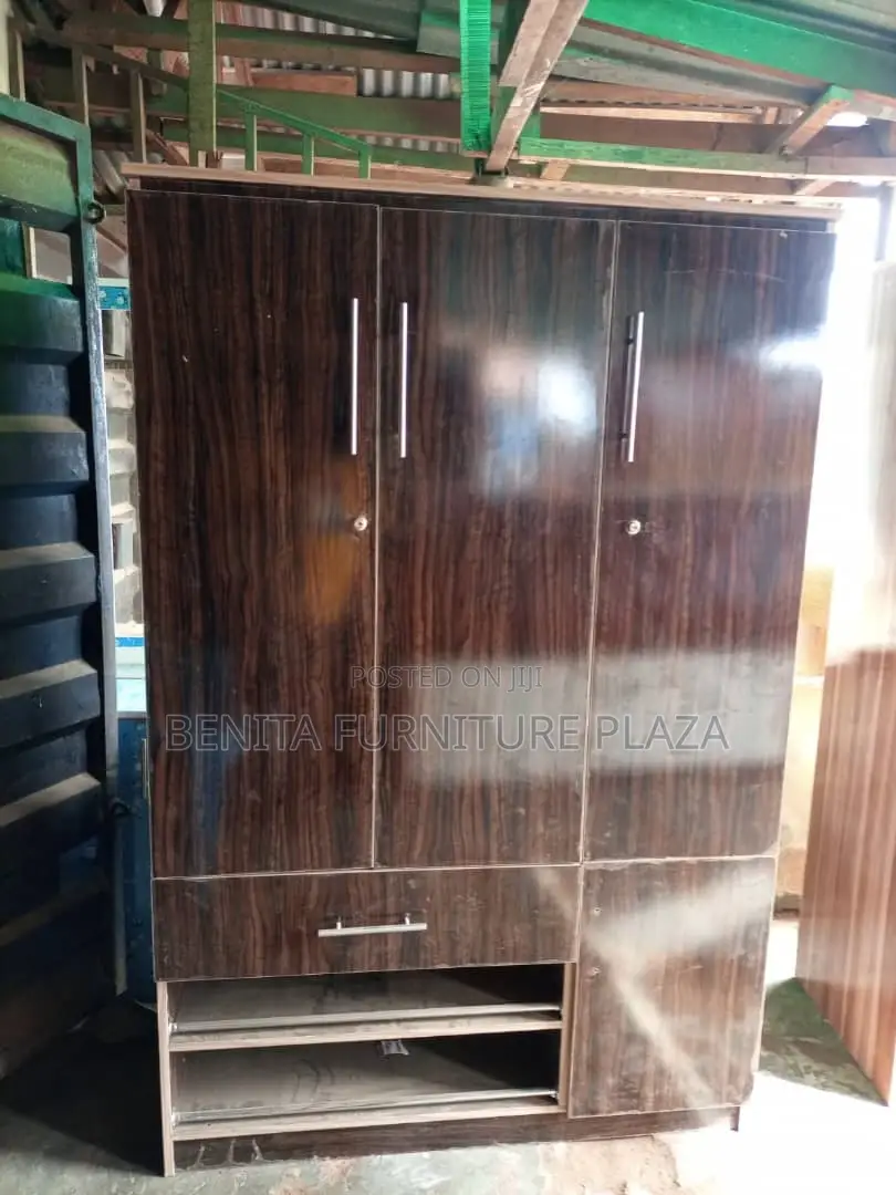 Wardrobe Cash and Carry