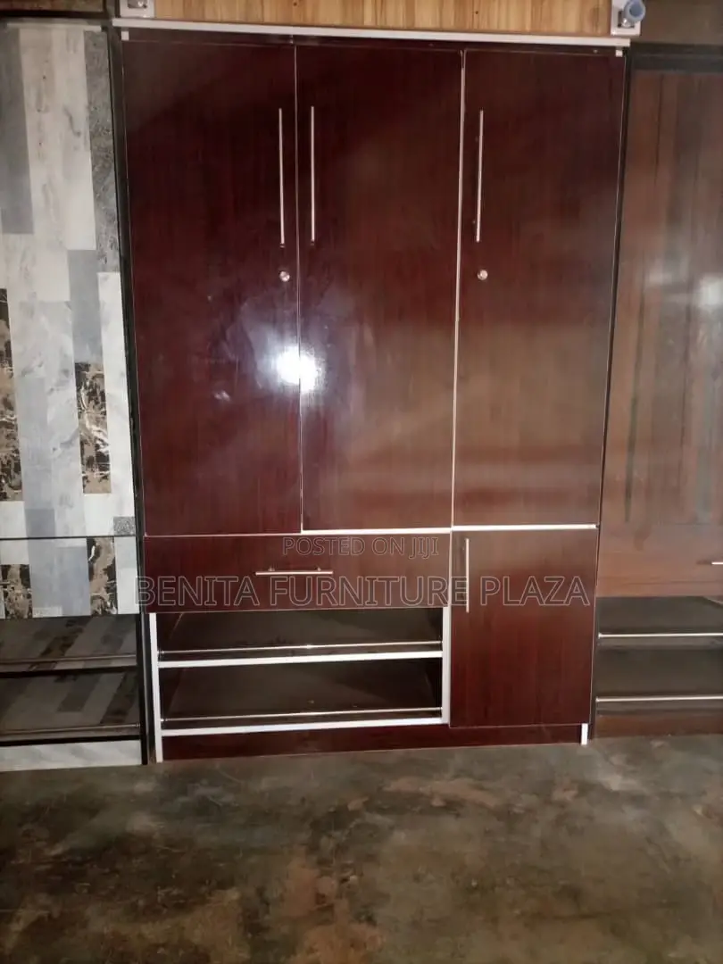 Wardrobe Cash and Carry