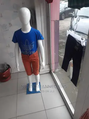 Unisex Glossy White Age 5 Years Upwards Kiddies Mannequin