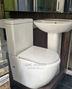 Quality Top Flush Designed Ceramic Water Closet.