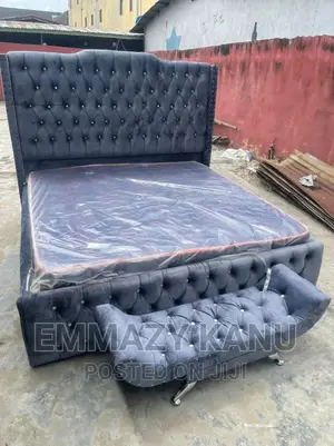 Upshotery Bedframe