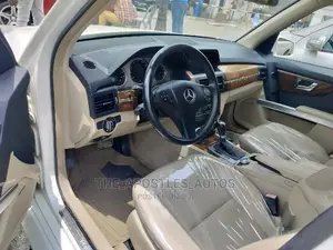 Mercedes-Benz GLK-Class 350 4MATIC 2010 White