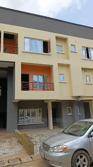 4bdrm Townhouse/Terrace in Life Camp for Sale
