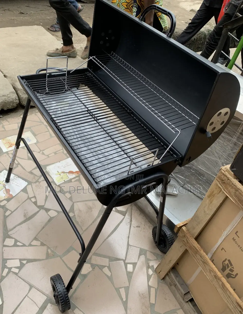 Barbecue Grilling Machine/Outdoor Mobile Charcoal BBQ Grill