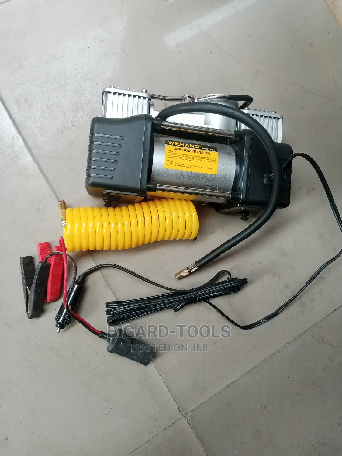 Air Compressor(12-13.8v, 180w, 60LPM)