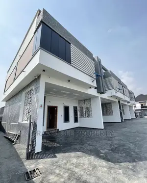 4bdrm Duplex in Private Estate Ikota for sale
