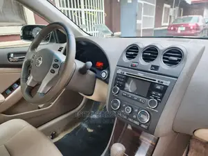 Nissan Altima 2.5 SL 2010 Gold