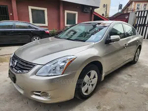 Nissan Altima 2.5 SL 2010 Gold